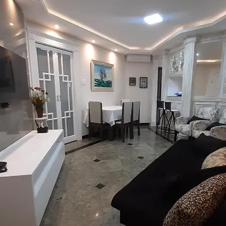 Lindo Flat No Edificio Cosmopolitan, Com Garagem E Piscina Apartment Santos  Exterior photo
